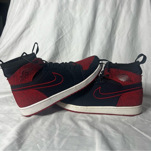 Size 11.5M Jordan 1 retro ultra high Bred - Picture 1 of 7